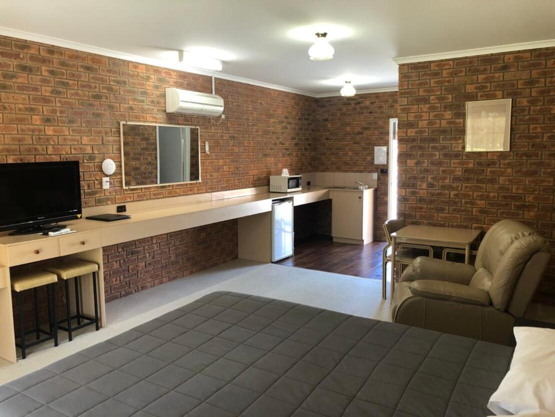 Settlement Motor Inn Deniliquin Exterior foto