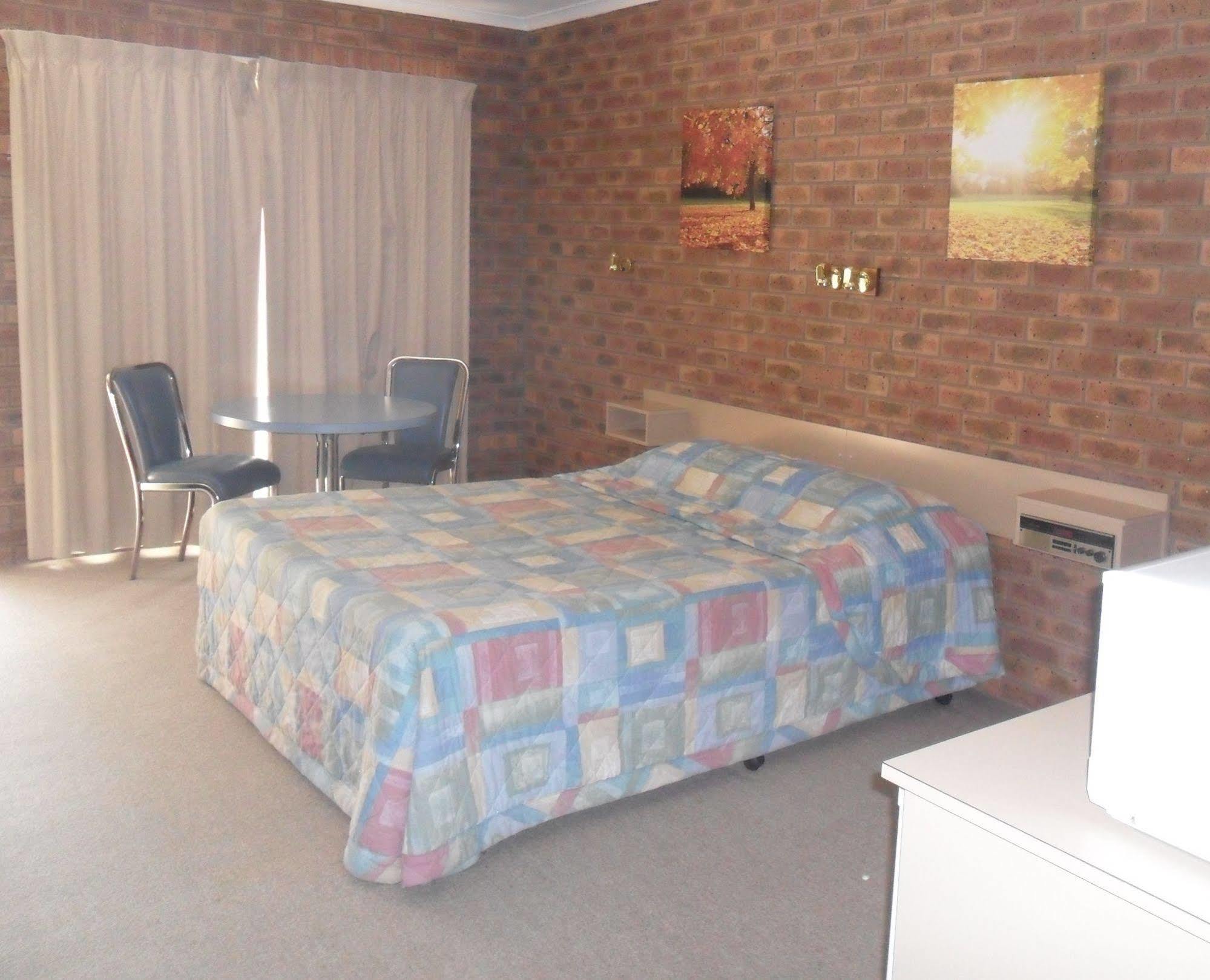 Settlement Motor Inn Deniliquin Exterior foto