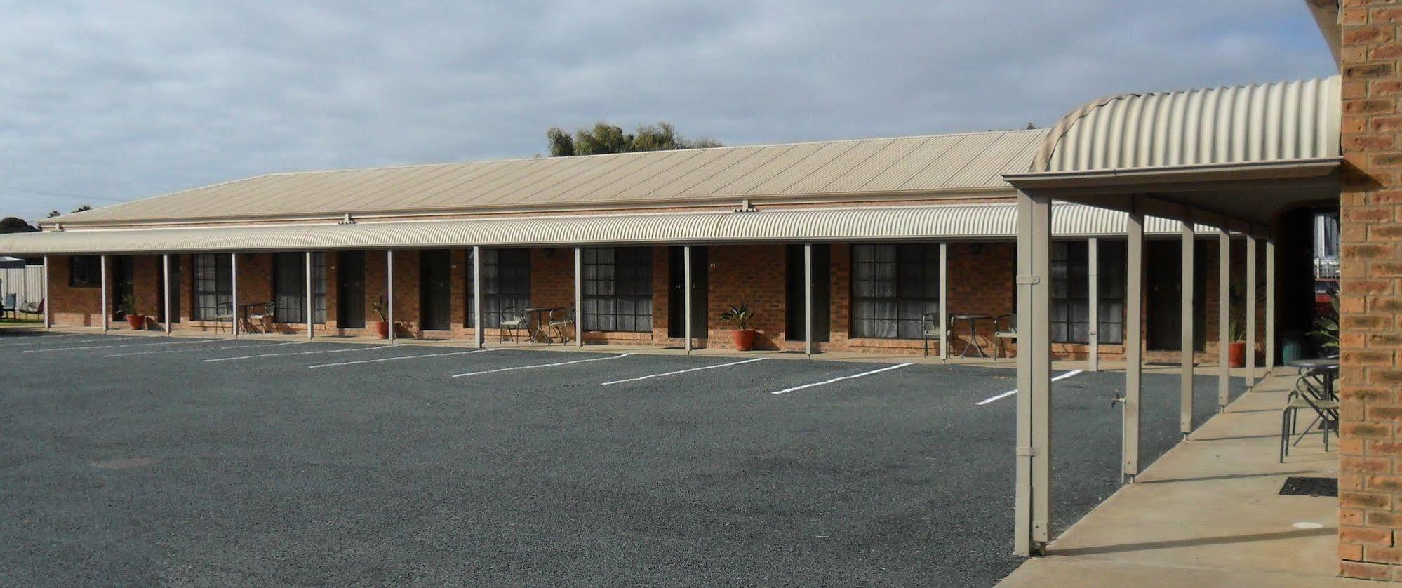 Settlement Motor Inn Deniliquin Exterior foto
